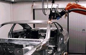 上海大眾汽車焊裝車間動用386臺機器人 (2