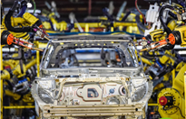 如何讓汽車更輕更省油?粘合劑和電池成為新希望